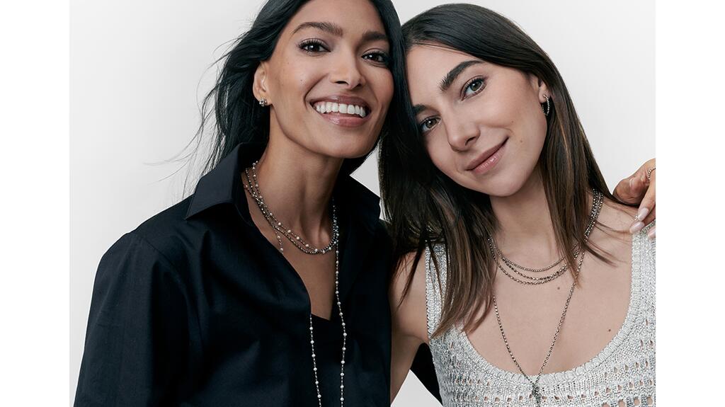Pritika Swarup and Mélanie Masarin in the new “Born Leaders” campaign Pritika Swarup and Mélanie Masarin Born Leaders